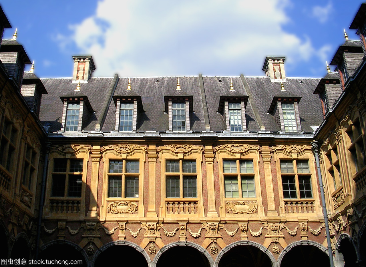 裝潢,遠(yuǎn)古,裝飾,云彩,專欄,利樂,云層,天空,古昔,圓柱,古代,古老,雕塑,屋子,房屋,大樓,天,建筑,支柱,房子,法國,拱廊,建筑物,法蘭西,柱子,法國的,煙囪,石,紀(jì)念碑,窗口,石頭,藍(lán),石子,藍(lán)色,衰老,窗戶,裝飾物,玻璃窗,裝修,陳舊,云